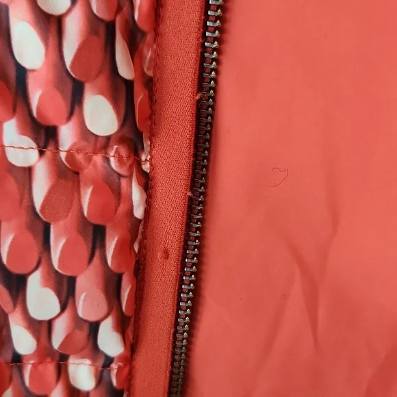 Rare ESCADA Puffer Down Filled Full Zip Jacket Lipstick Print Fur Hood Size 42 Puffers